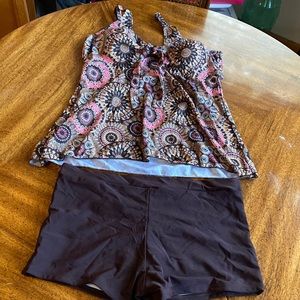 2 piece swim suit with too and boy shirt bottom NEW size XXL nice never worn